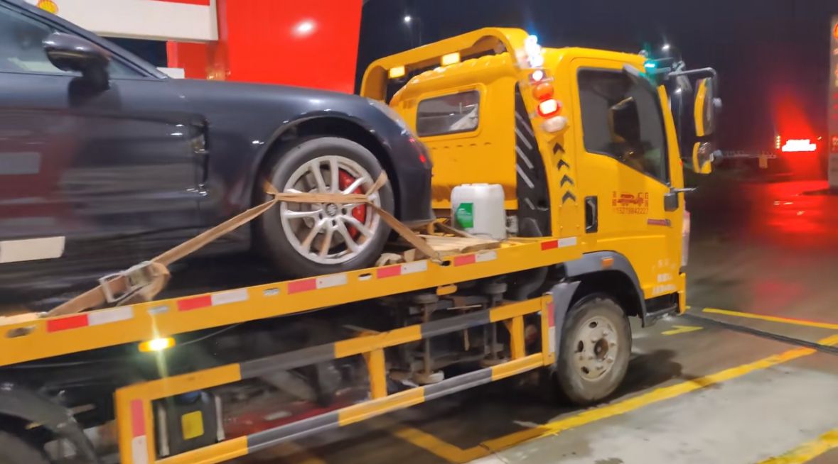 台北行车途中遇到突发状况该如何呼叫道路救援？